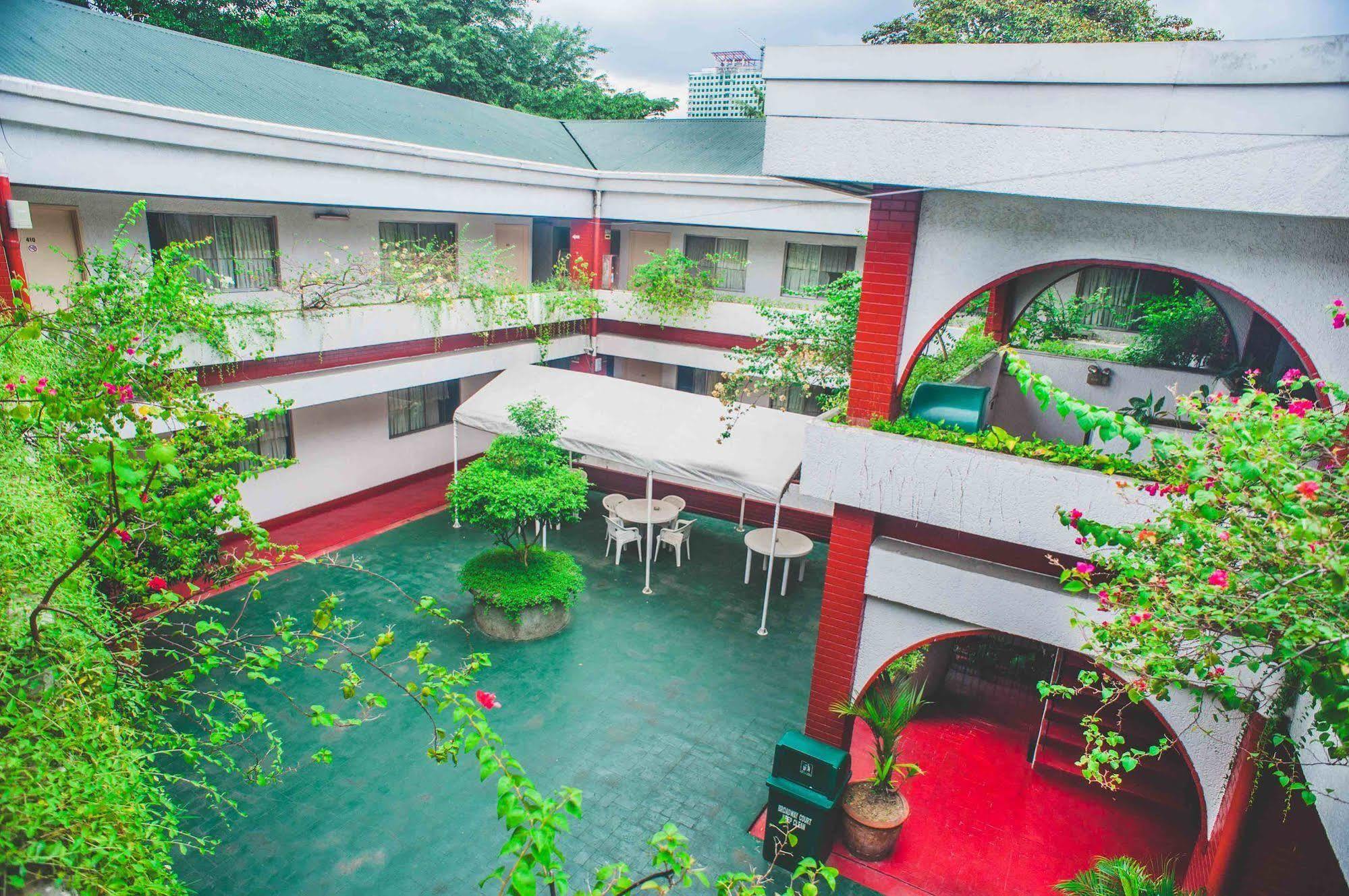 Reddoorz At Broadway Court Apartelle Quezon City Exterior photo